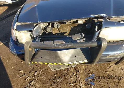 2003 Ford Crown Victoria Police z USA, uszkodzony, nr VIN 2FAHP71W13X199226